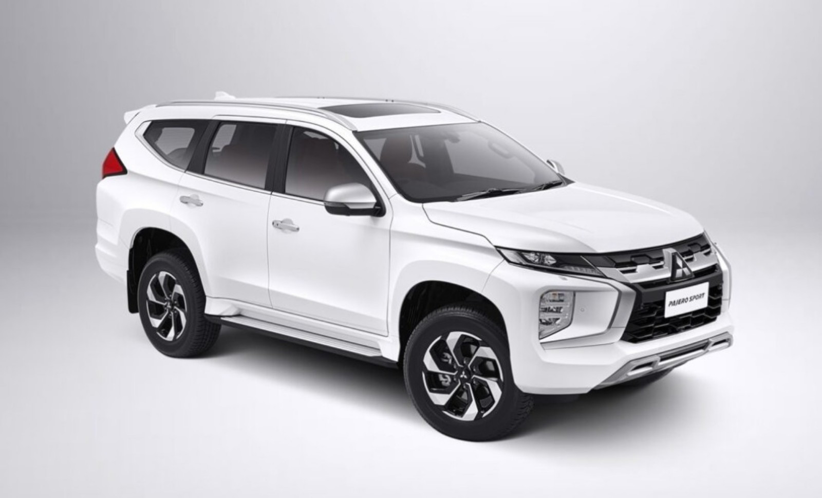 Pajero dan Pajero Sport Bukan Mobil yang Sama