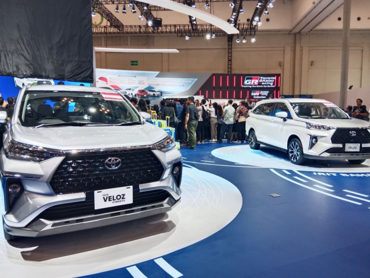 New Veloz Hybrid EV Bukti Pasar Mobil Keluarga Siap Beralih ke Elektrifikasi