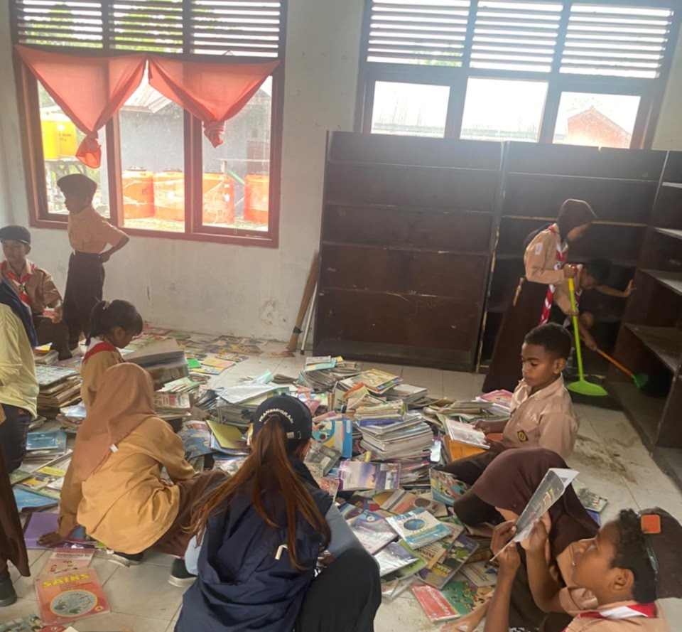 Dari Ruang Berantakan ke Pusat Literasi Sekolah