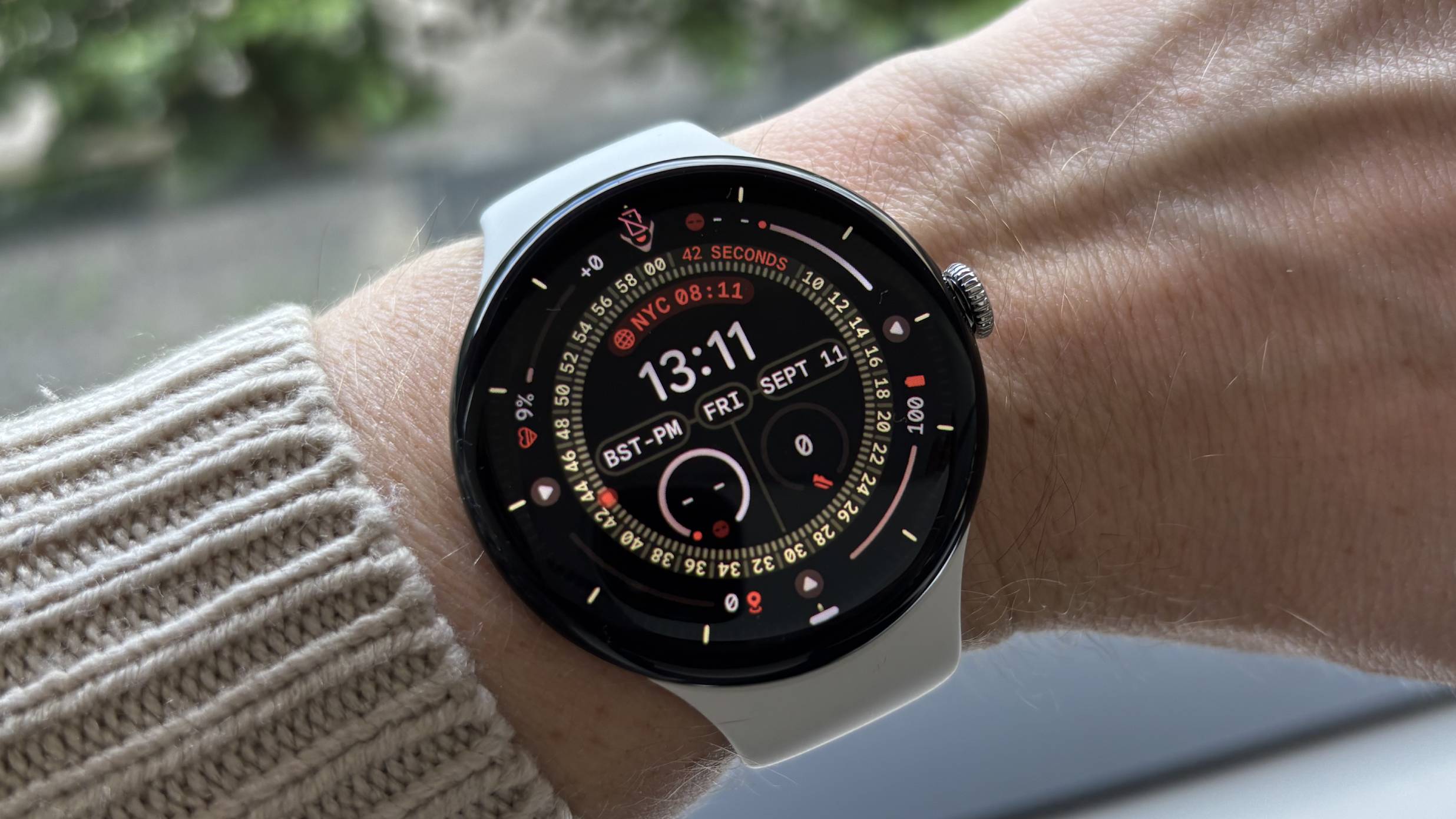 Pixel Watch Dapat Pemantauan Tekanan Darah Gratis, Fitbit Tidak