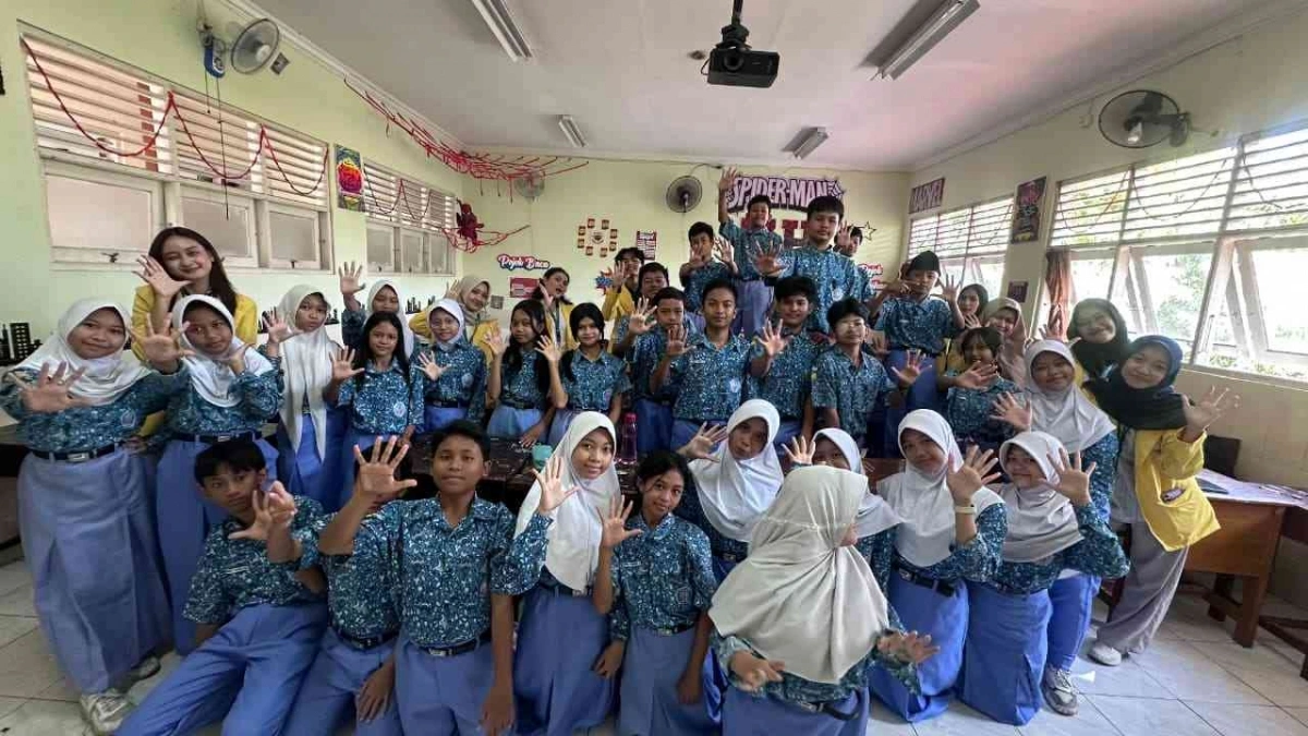 Program Edukasi Kosmetik Aman untuk Remaja: Saatnya Cek BPOM Jadi Kebiasaan