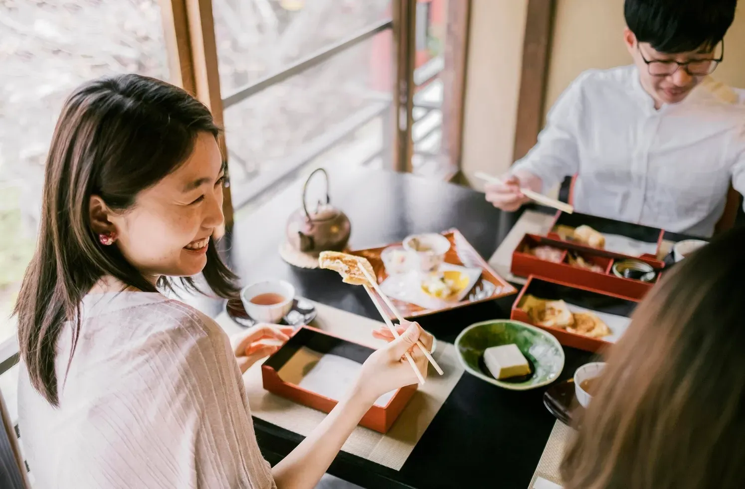 Tiga Pilar Longevity: Makan, Relasi, dan Ikigai