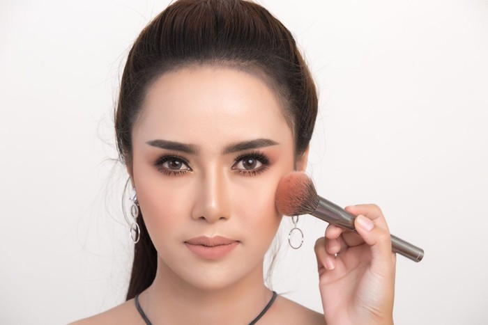 Mengapa Makeup Waterproof Tetap Luntur dan Cara Mengatasinya
