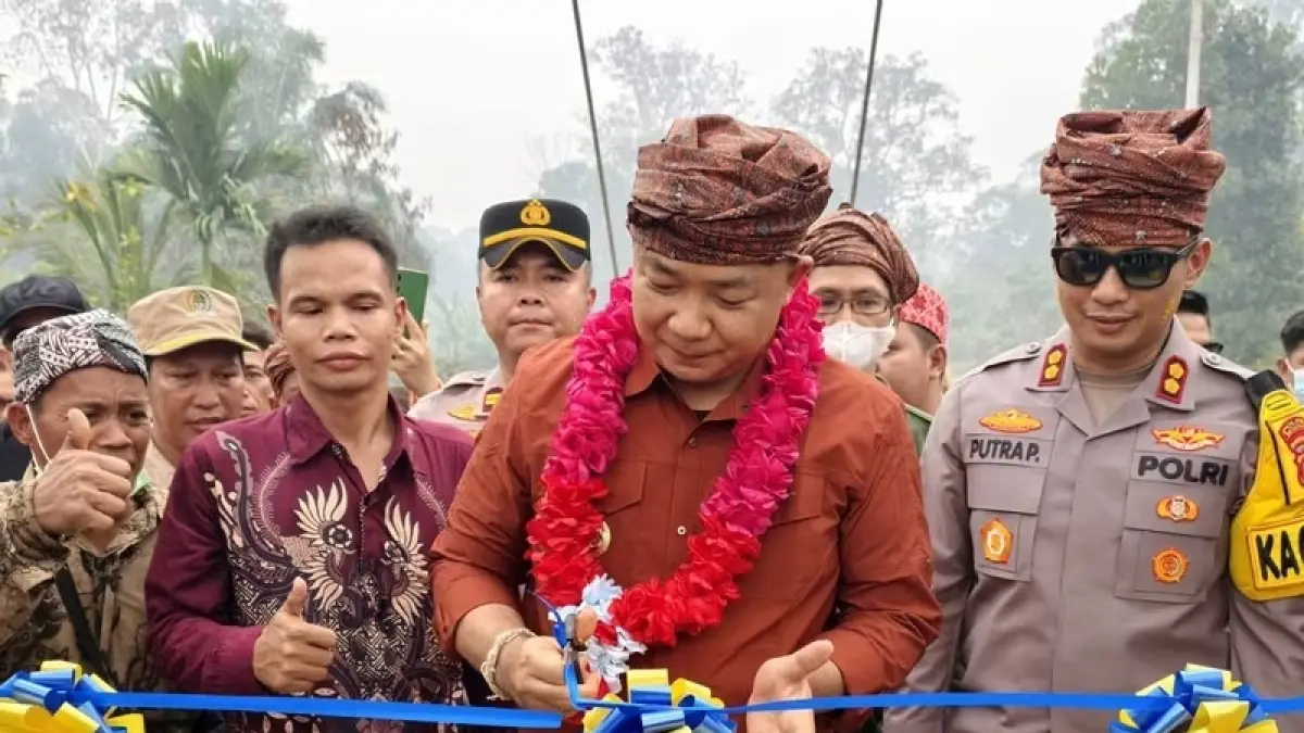 Jembatan Gantung Lipat Gunting Menggerakkan Ekonomi dan Pendidikan Pedalaman