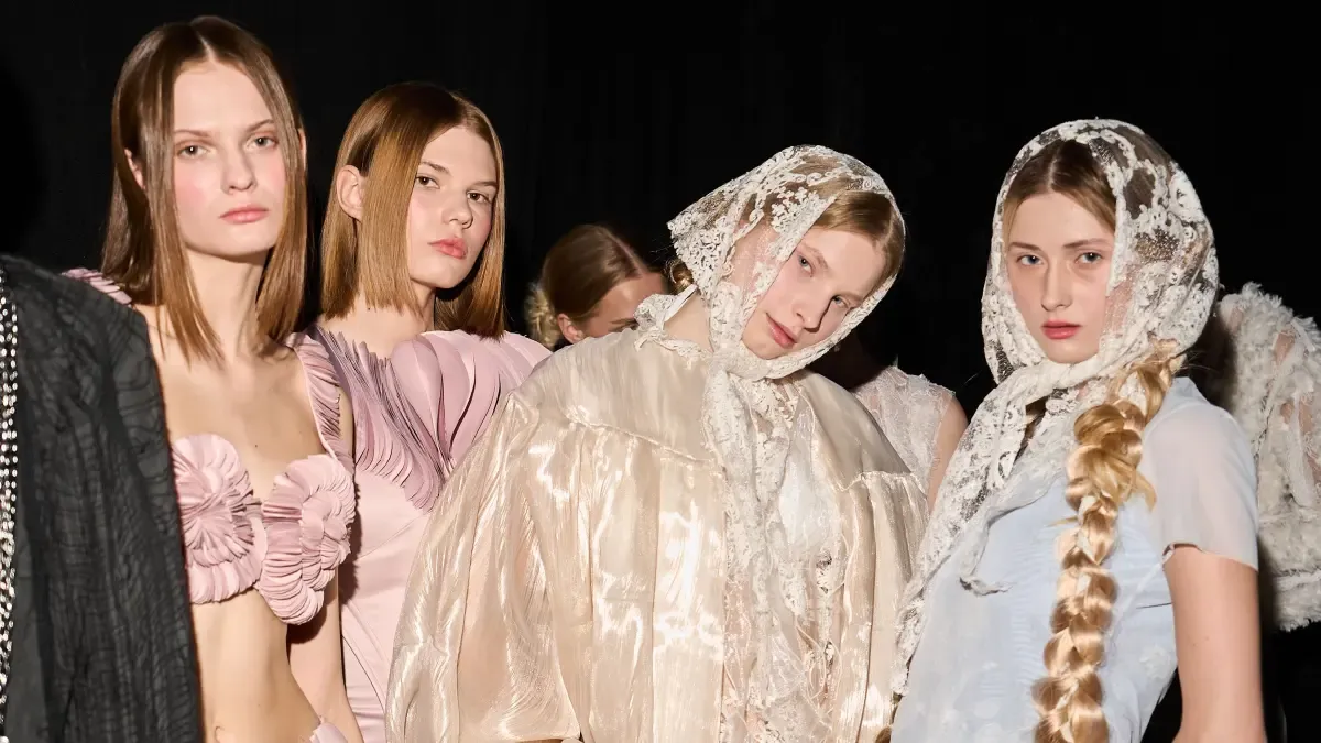 Desainer Lokal Menguasai Panggung Fashion Week Global