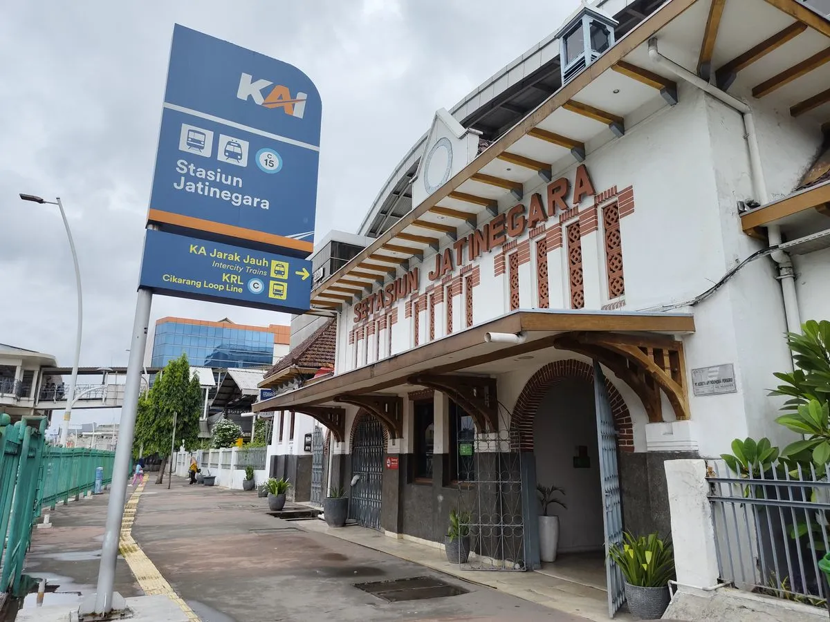 Penumpang KRL Desak Peningkatan Fasilitas dan Kapasitas