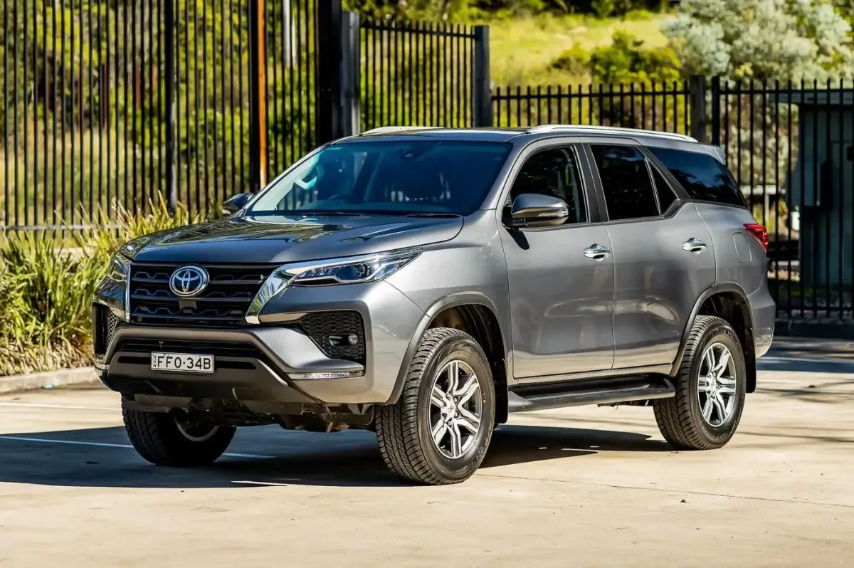 Pajero Sport vs Fortuner: Mana SUV Diesel 4WD Terbaik?