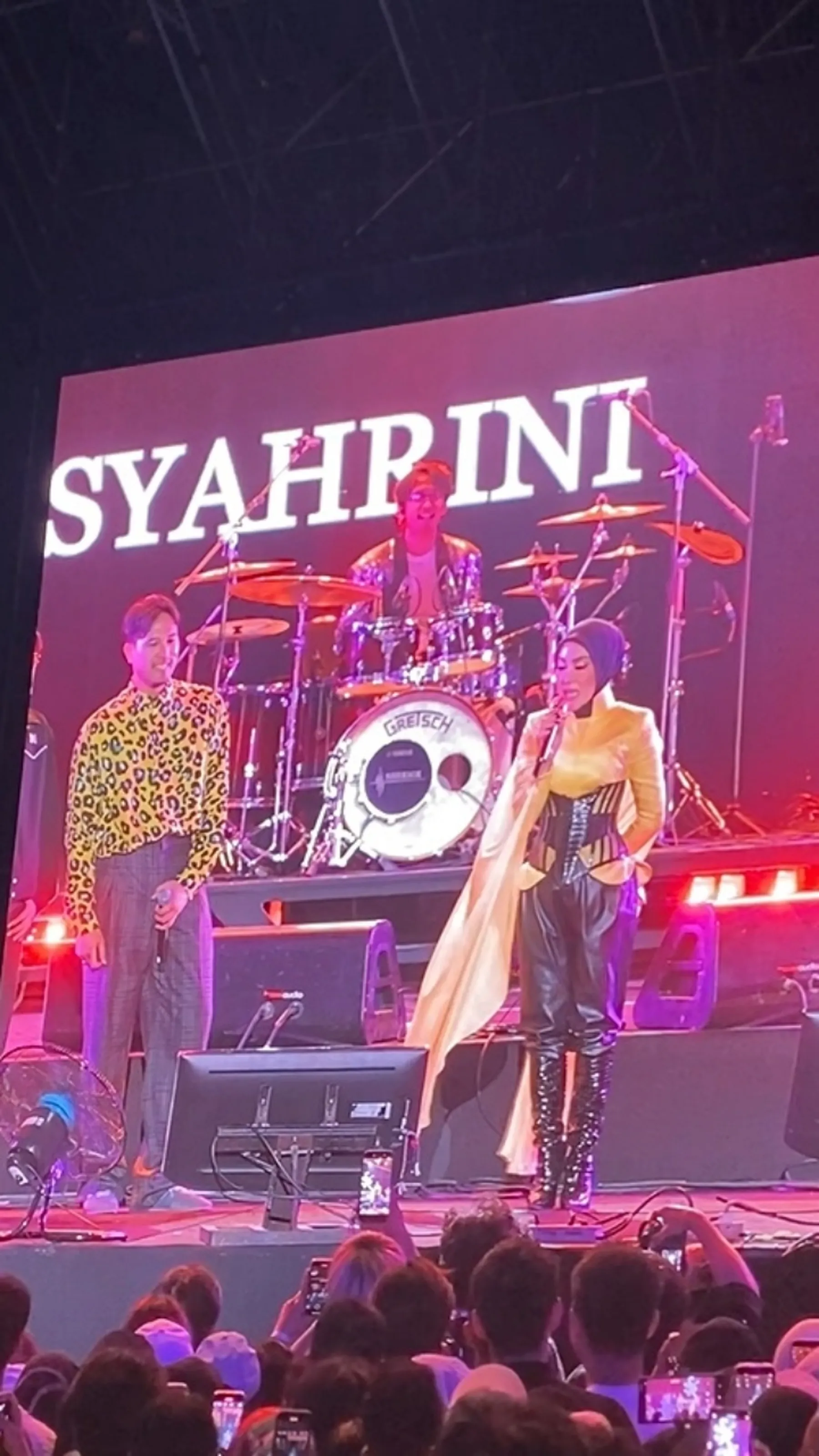 Syahrini Kembali ke Panggung: Antara Comeback dan Keluarga