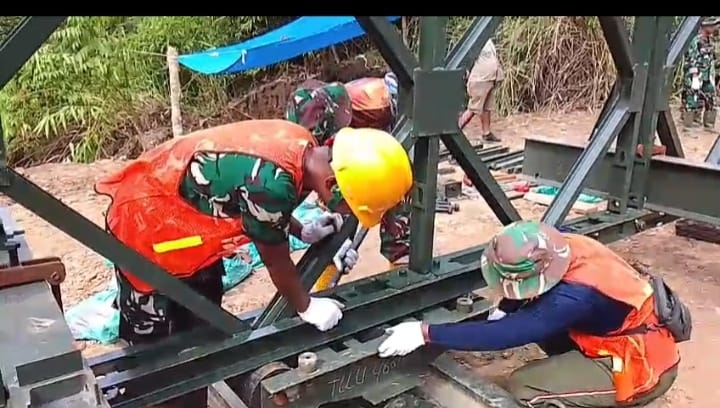 TNI Percepat Pembangunan Jembatan Perintis di Aceh