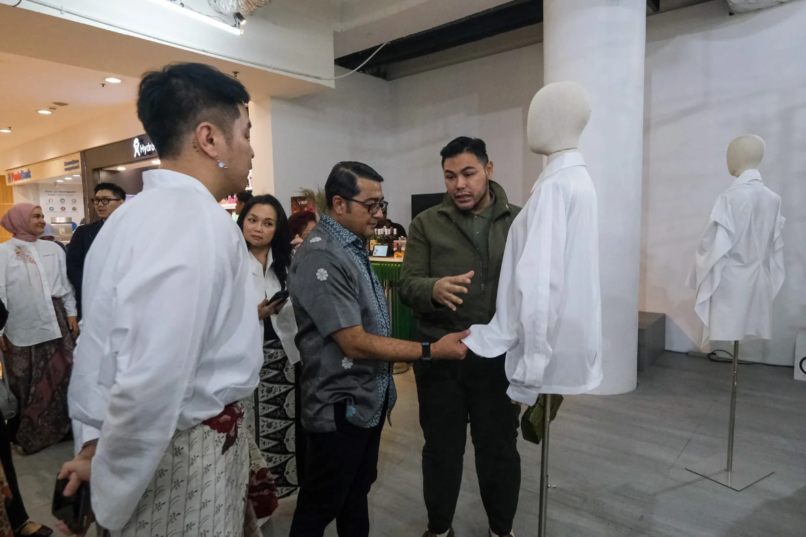 Wastra Nusantara dan Strategi Ekraf Menaklukkan Pasar Fashion Global