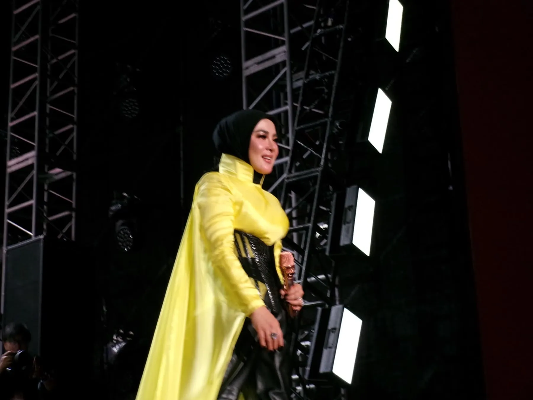 Syahrini Kembali ke Panggung: Comeback yang Pantas Dirayakan