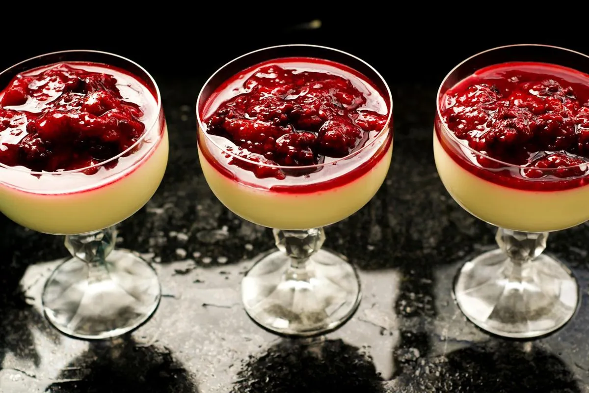 Dari Panna Cotta hingga Pavlova: Plating Buah Segar yang Memukau