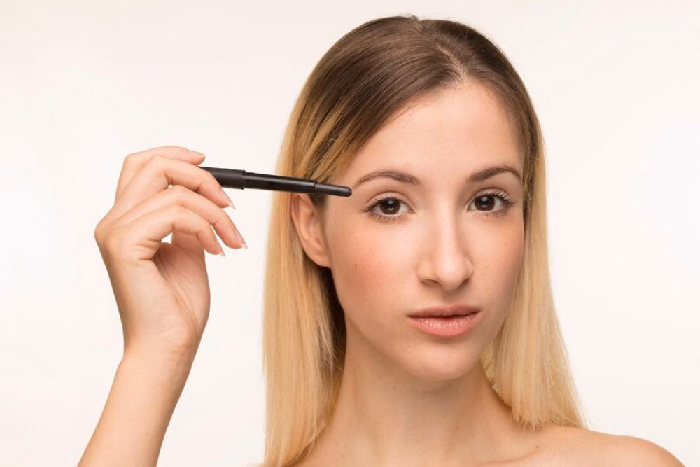Panduan Lengkap Pensil Alis dan Eyeliner Lokal untuk Pemula