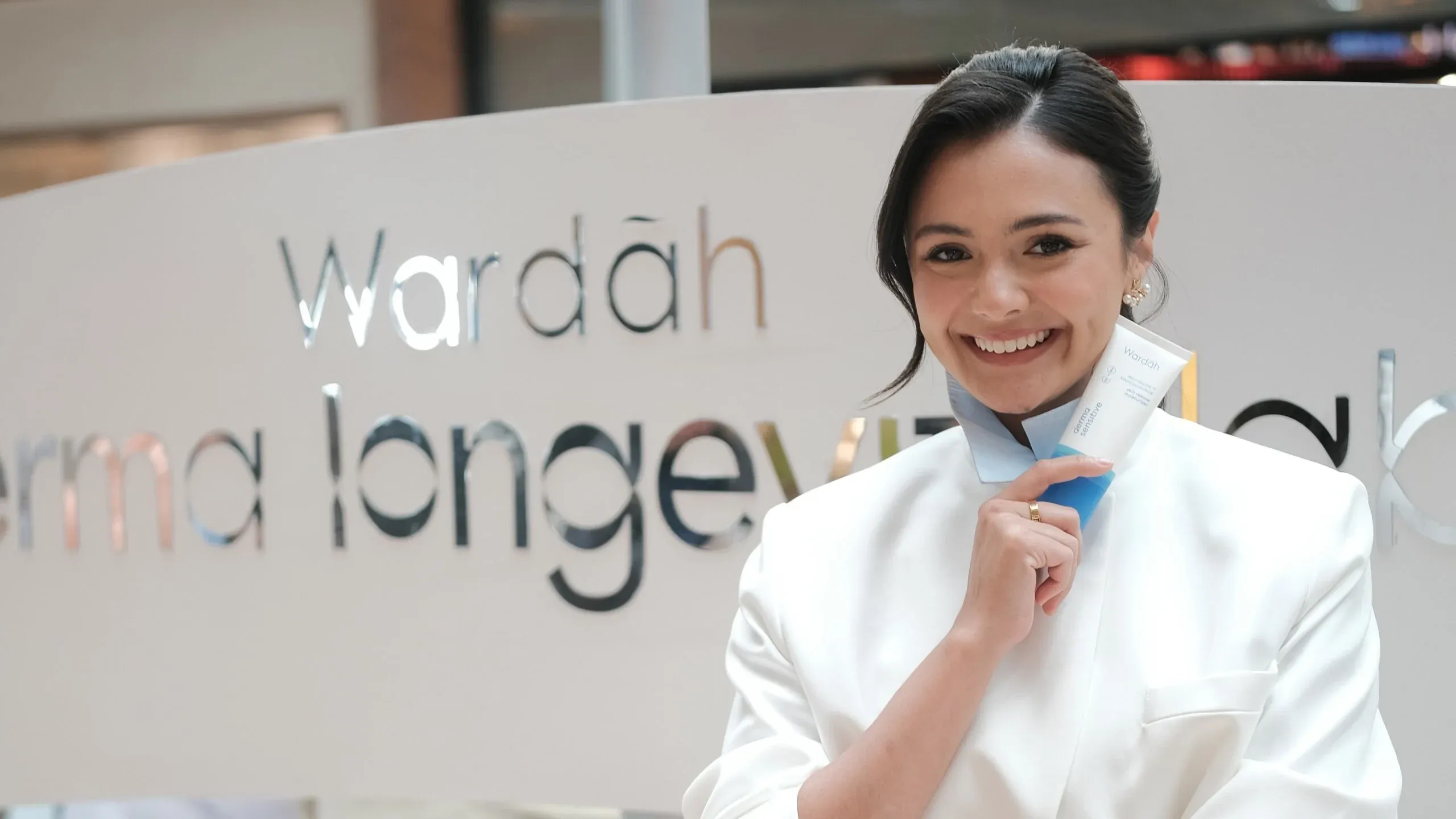Teknologi Analisis Kulit AI di Derma Longevity Lab