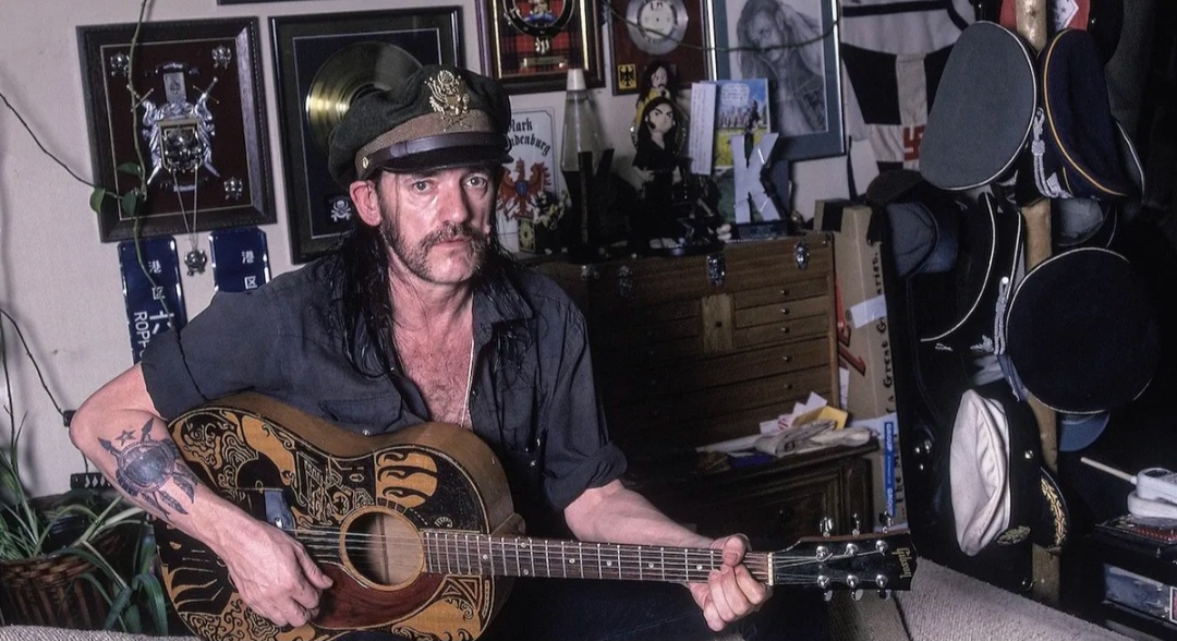 Duff McKagan dan Cara Musisi Rock Menghidupkan Warisan Lemmy