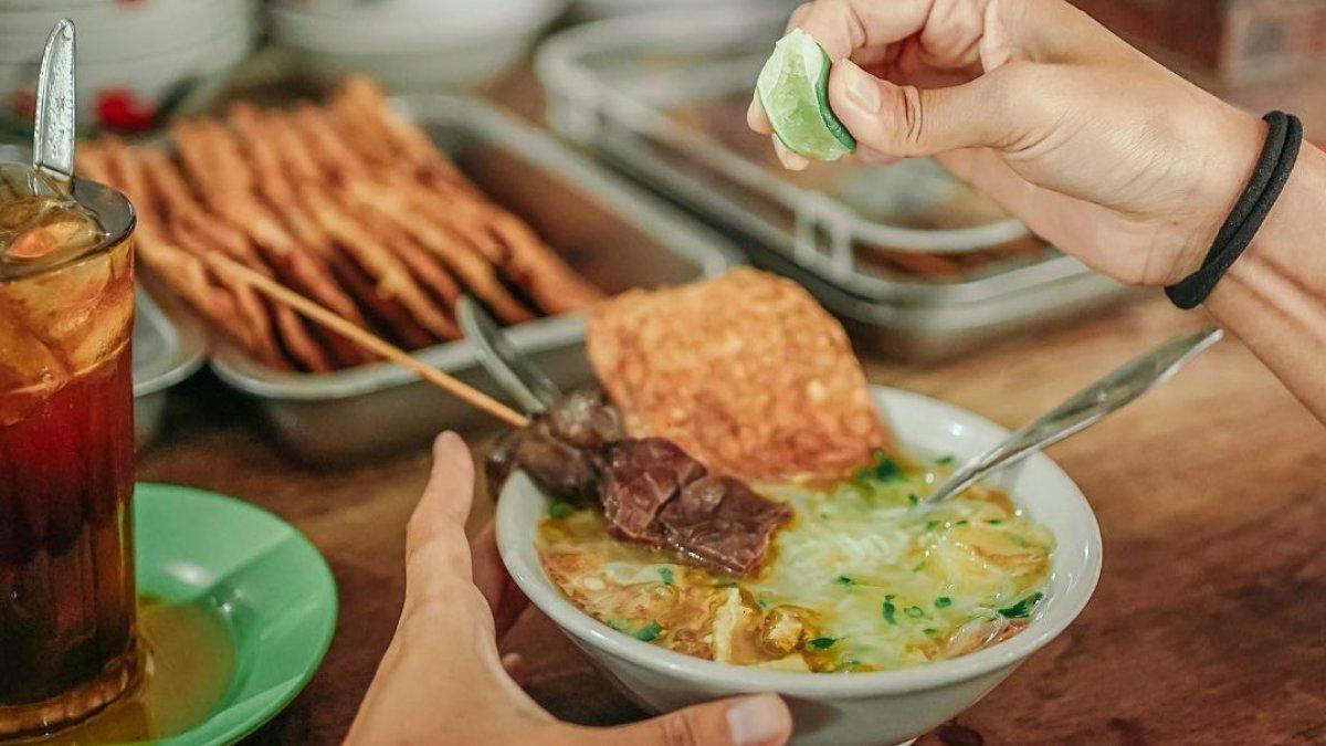 5 Soto Legendaris Solo Dekat Mangkunegaran yang Wajib Dicoba