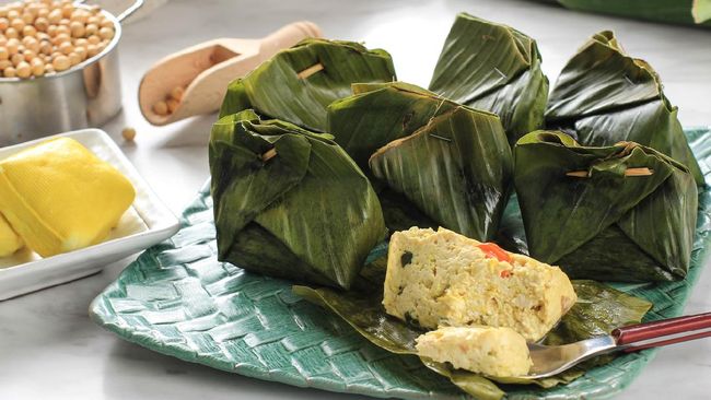 Pepes Tahu Pedas vs Tahu Pong Goreng Daun Jeruk