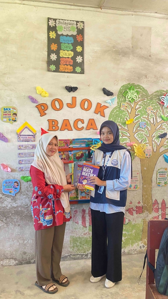 Mahasiswa KKN Membangun Pojok Baca dan Literasi di SD Daerah
