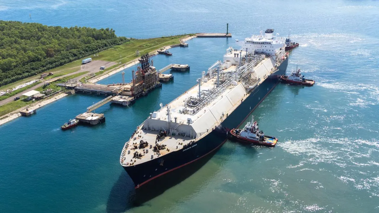 Terminal LNG Arun Menegaskan Diri Sebagai Hub Kapal Internasional