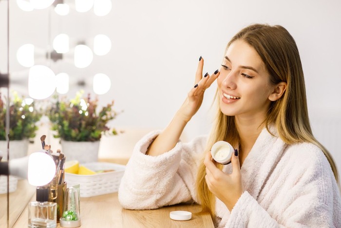 5 Strategi Makeup Tahan Keringat untuk Aktivitas Seharian
