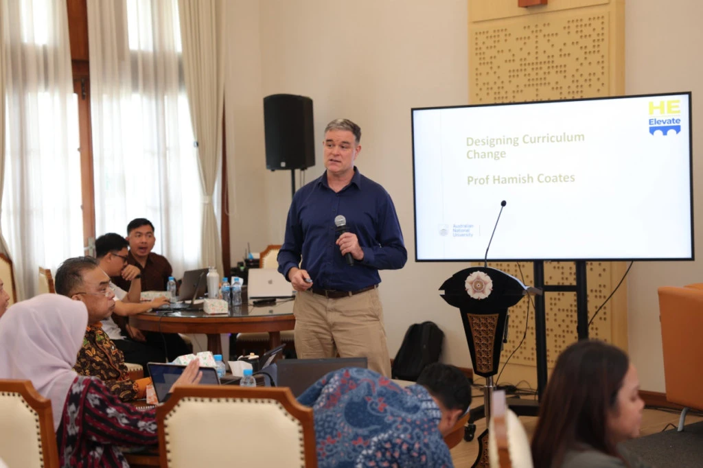 Kurikulum Adaptif: Strategi Kampus Mencetak Lulusan Siap Kerja