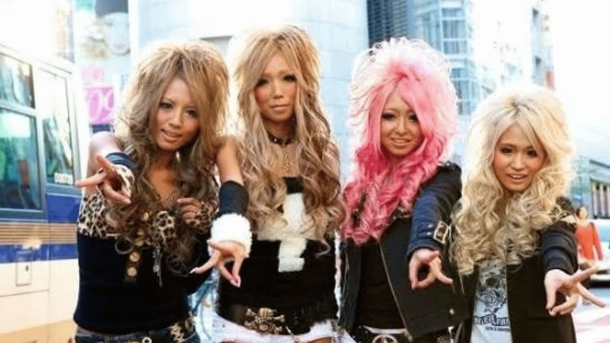 Gyaru Makeup Tutorial Lengkap untuk Bold Eye dan Glossy Lip