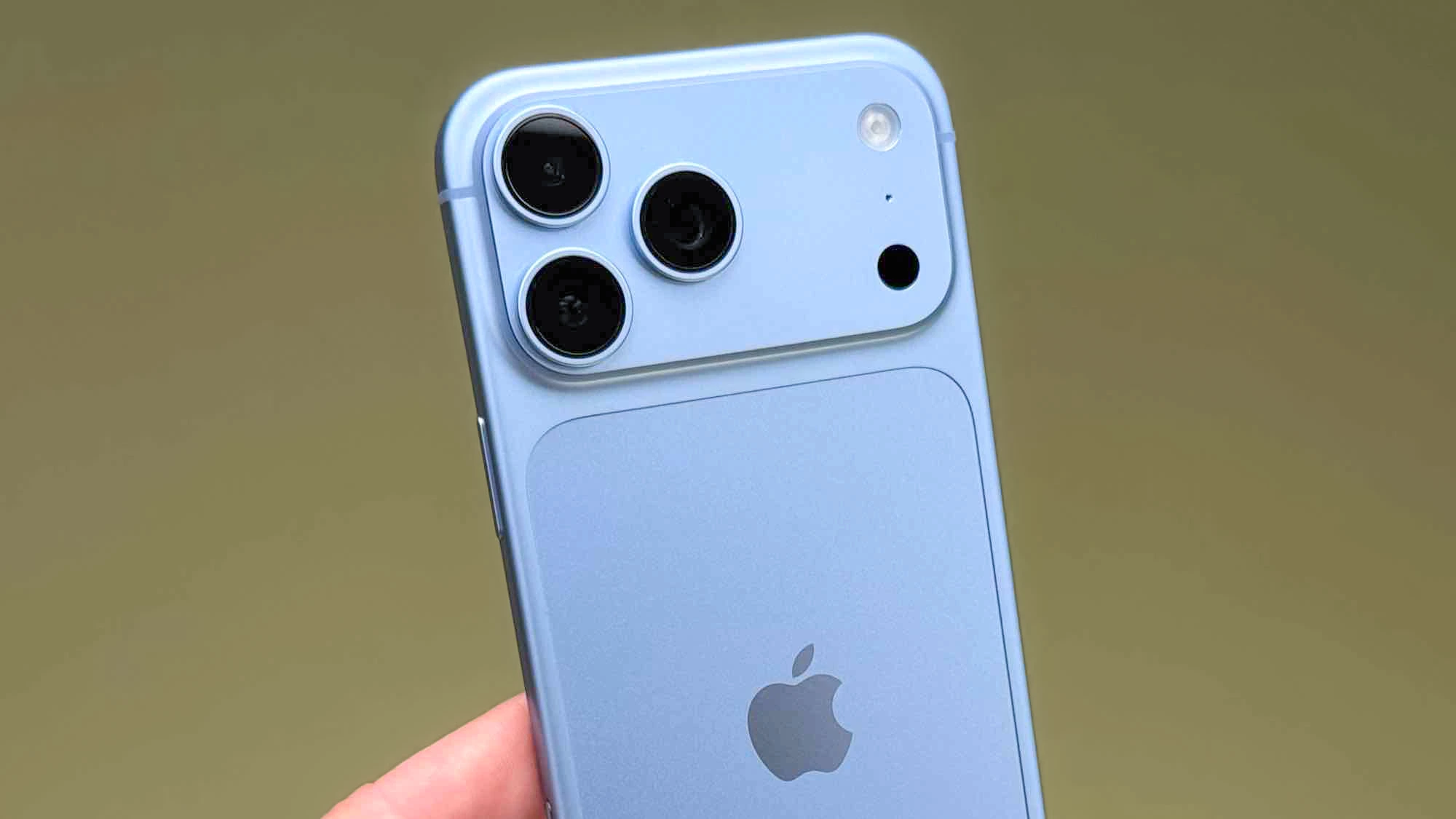 Bug Face ID di iPhone 18 Pro Picu Restart Otomatis