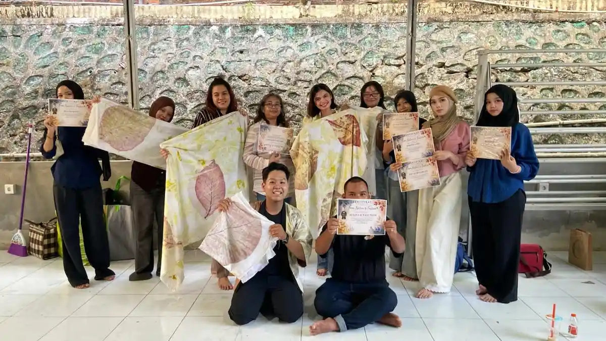 Pelatihan Eco Print di SMK: Gerbang Karier Fashion Berkelanjutan