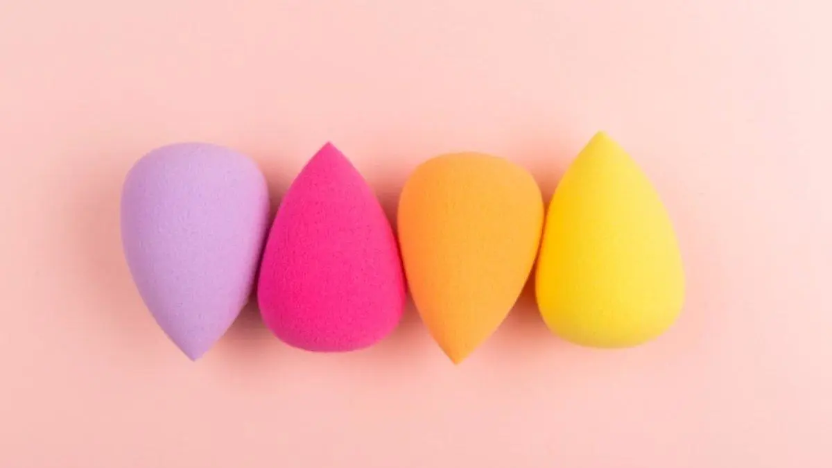 5 Tanda Alat Makeup Sudah Waktunya Diganti, Bukan Hanya Dicuci