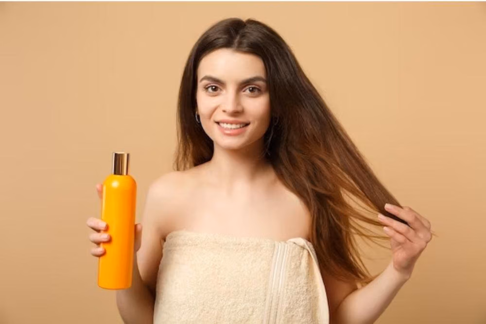 Mitos dan Fakta Hair Spray: Benarkah Merusak Rambut?