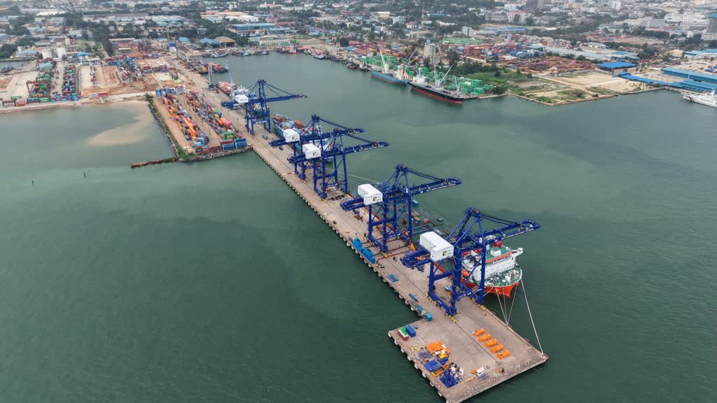 Batam Naik Kelas: Konektivitas Pelayaran yang Mengubah Peta Logistik Regional