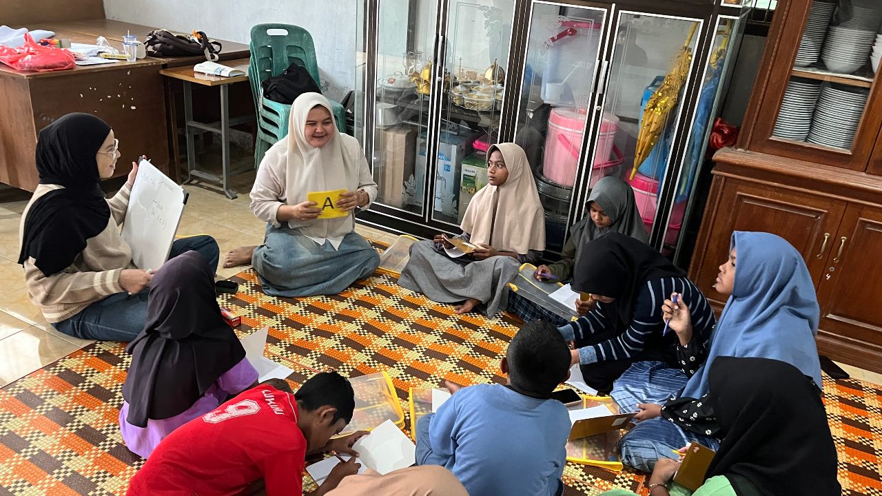 Mahasiswa KKN Membangun Pojok Baca dan Literasi di SD Daerah