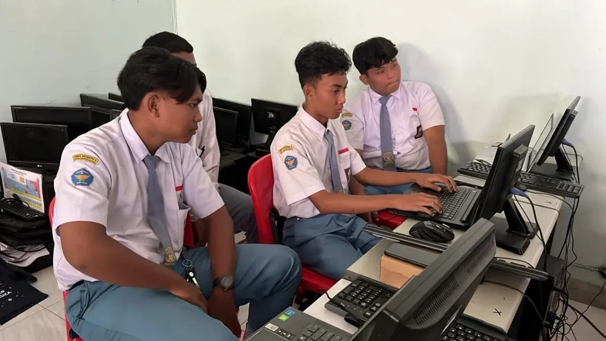 Universitas Bawa Python dan AI ke Kelas SMA