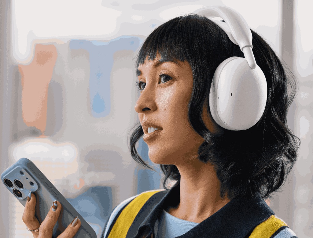 Logitech Zone Vibe Pro: Headphone Hybrid Work Serius untuk Fokus di Tengah Kebisingan