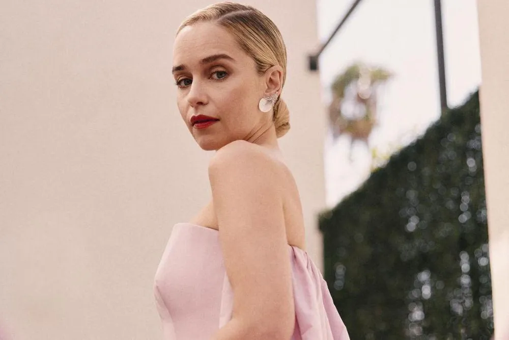 Evolusi Gaya Rambut Emilia Clarke dan Song Hye-kyo