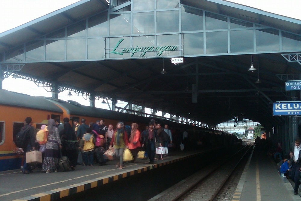 Modernisasi Tiga Stasiun Utama: Mengikat Mobilitas dan Ekonomi Lokal