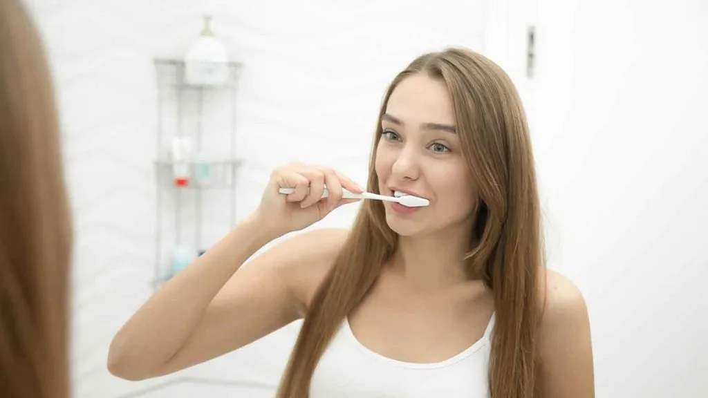 Gigi Sensitif Meski Rajin Sikat: Kesalahan Teknik yang Sering Diabaikan