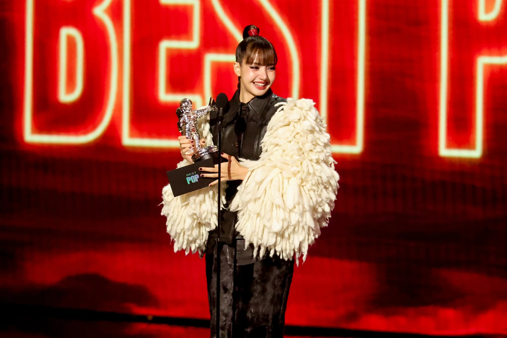 Lisa BLACKPINK Menang Best Pop di MTV VMA: Momen Penting Bagi Solois K-pop