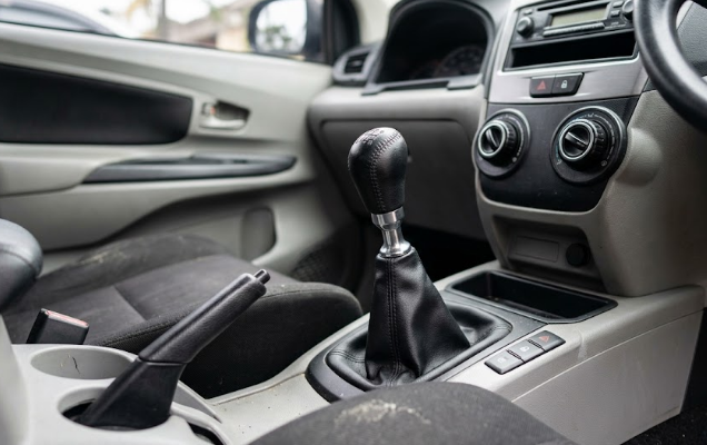 Mobil Bekas Manual vs CVT: Mana Paling Hemat dan Awet?