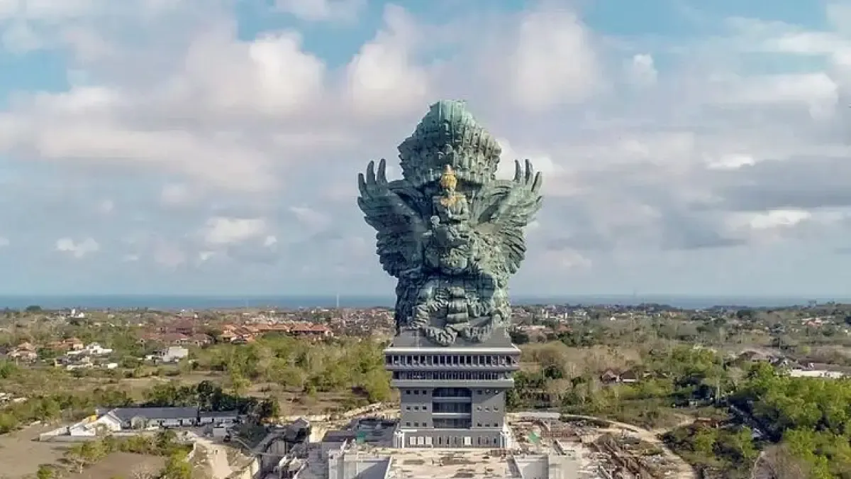 Jelajahi 23 Lantai Garuda Wisnu Kencana dari Dalam