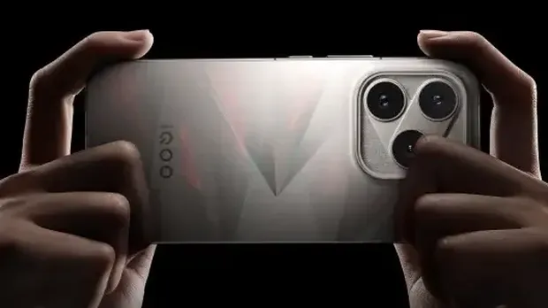 Review iQOO 16: Snapdragon 8 Elite Extreme dan Baterai 8.400mAh untuk Gaming