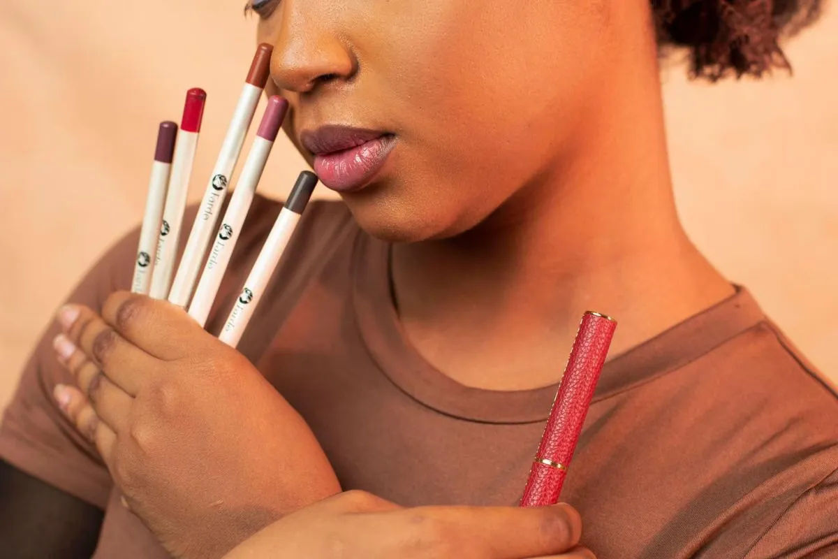 Lip Liner Mauve untuk Makeup Ungu: Panduan Pilihan dan Aplikasi