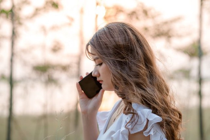 Mengapa Mengangkat Telepon Terasa Menakutkan dan Bagaimana Menguranginya