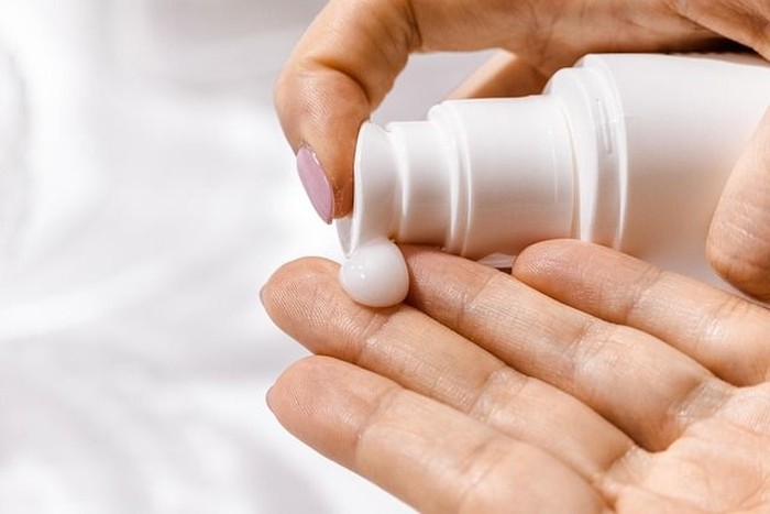 Tone Up Sunscreen vs Regular: Mana yang Lebih Worth It?