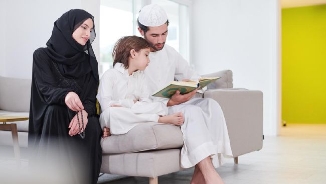 Parenting Berbasis Akhlak: Membangun Karakter Anak Lewat Teladan dan Nilai Spiritual