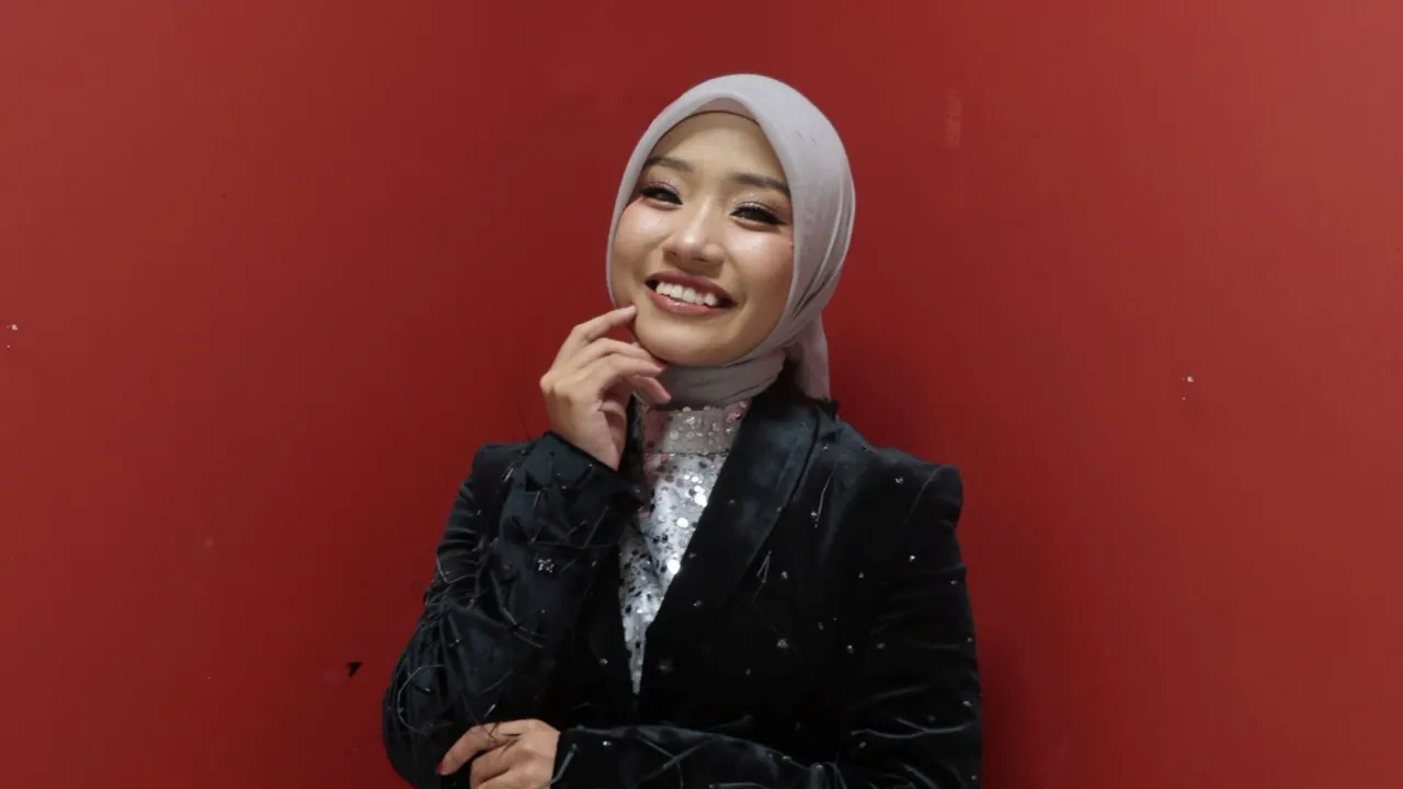 Dangdut Academy 8 Top 17: Kisah Keluarga, Kuliah, dan Air Mata di Panggung Kompetisi