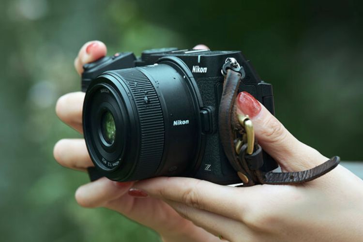 Nikon Z5IIC: Full-Frame Terjangkau yang Menggoda Pengguna Smartphone