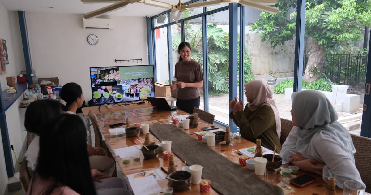 Seni Menyajikan Matcha: Tradisi Chanoyu dan Kafe Modern