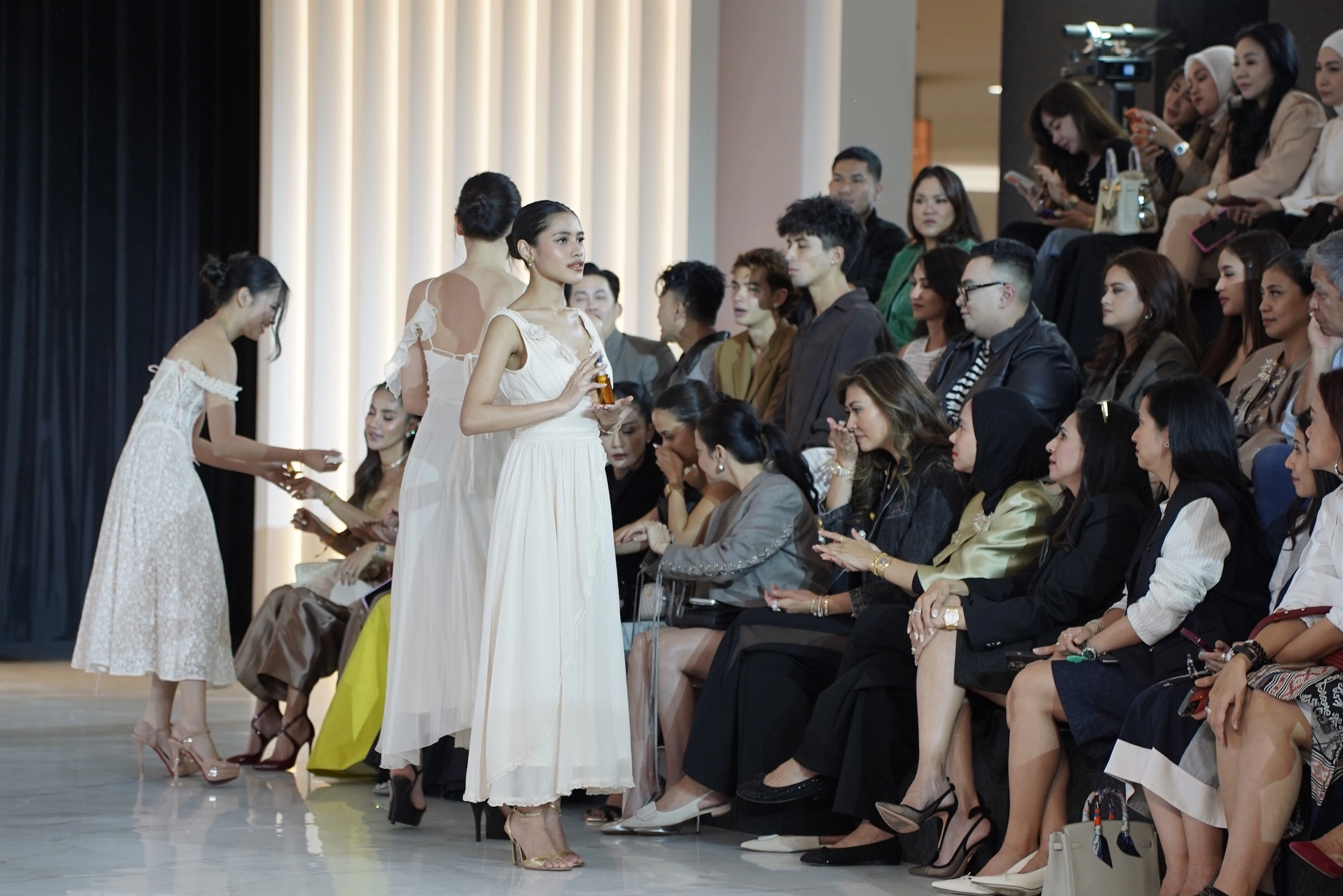 Kolaborasi Kecantikan Organik dan Mode di Runway Intentional Allure