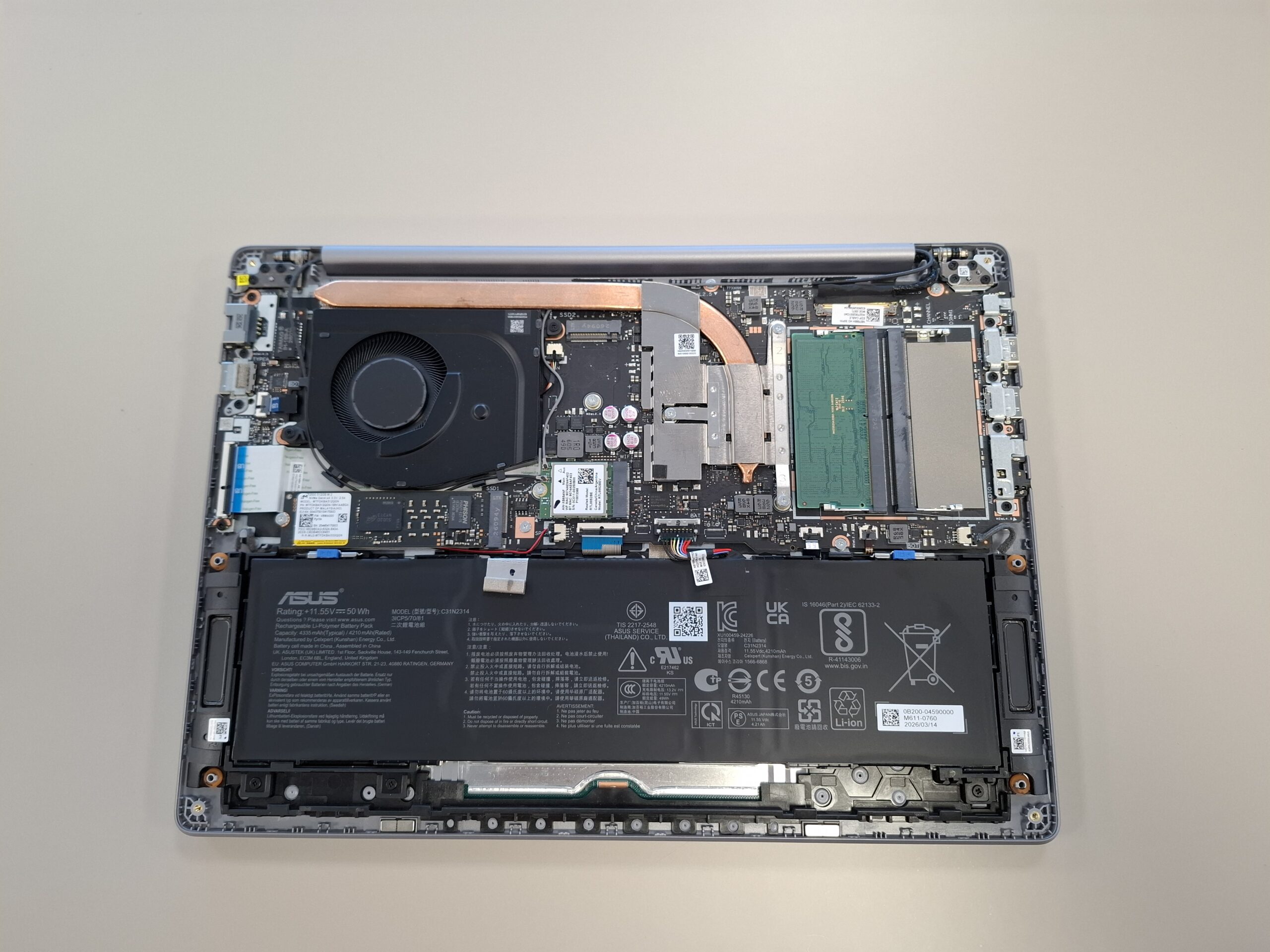ASUS ExpertBook P3 G2: Laptop Bisnis Anti Lemot dengan RAM hingga 96GB